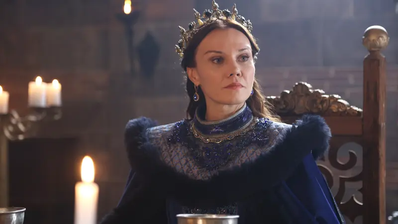 A royal court figure reacts during a tense palace moment in Mehmed Fetihler Sultani Episode 70.